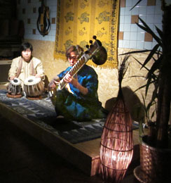 佐伯モリヤス インド古典音楽 シタール&タブラー Asian-Chick-tags cafe (アジアン・チックタグズ カフェ) 秋田県北秋田市材木町6-41 (旧鷹巣町)