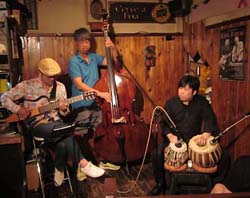 佐伯モリヤス タブラ chop onz チョップオンズ 仙台 とみお 中島ノブヤ タブラ ダルブカ ダラブッカ JAZZ