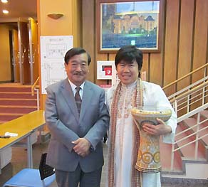 エジプト考古学者 吉村作治氏 特別記念講演会 オープニングセレモニー エジプシャン・タブラ演奏 佐伯モリヤス 秋田県民会館大ホール 秋田県秋田市千秋明徳町2-52